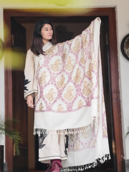 Classic Chitrali Wool Shawl for Women